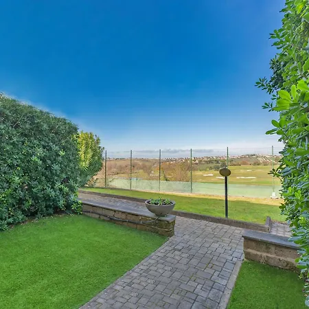 Golf View For Two Apartman